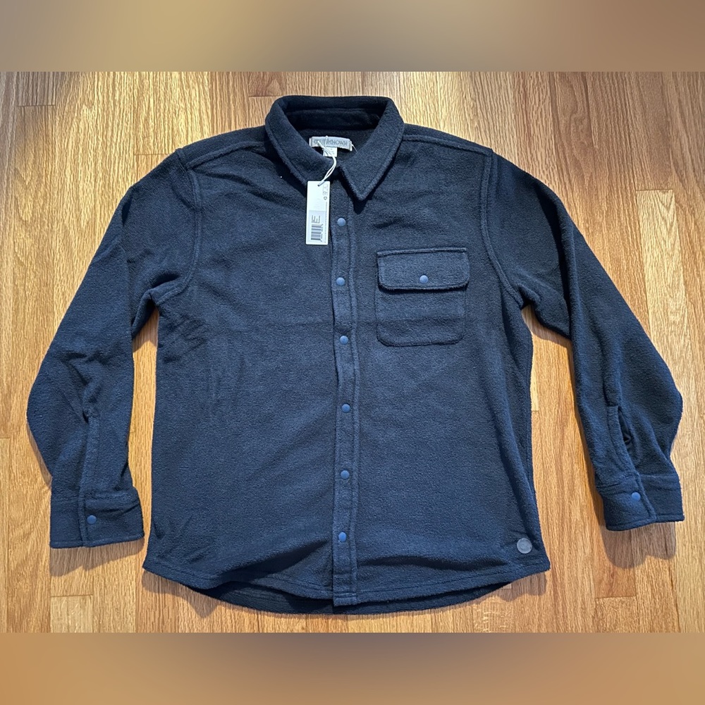 Outerknown Hightide Snap Shirt. Men’s size M. Dark navy in color.